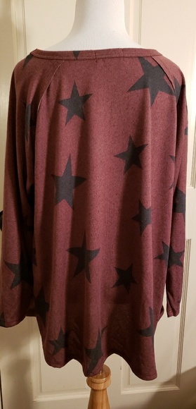 Burgundy LS Shirt with Black Stars 🎃HP🎃LAST ONE! - Picture 4 of 6